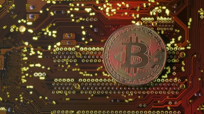 Биткойнът се възстановява от най-ниските си нива за 2018 г.