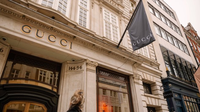 Забавянето на спада в продажбите на Gucci подкрепя опита на Kering за обрат