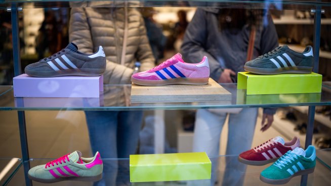 Прогнозата за печалбата на Adidas е помрачена от митата и валутните колебания