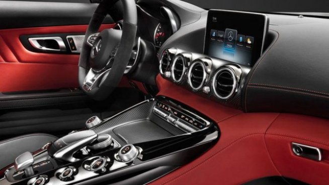 Първи снимки на Mercedes AMG GT