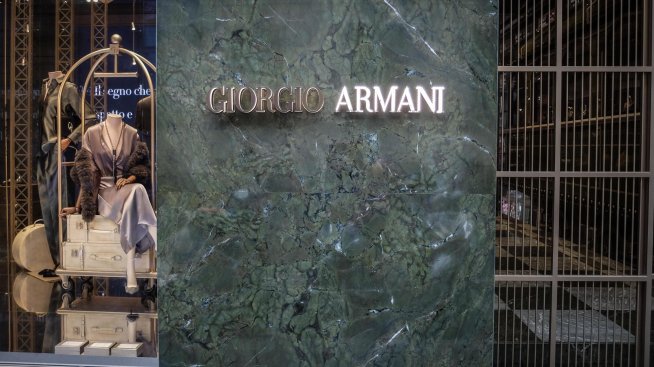 Наследниците на Армани вече търсят потенциални купувачи на дял от едноименния бранд