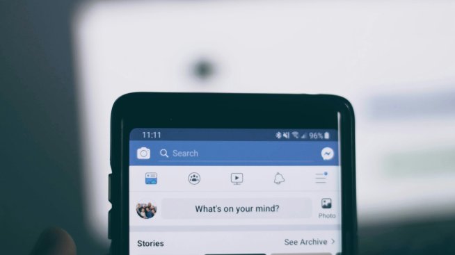 Meta пуска платени версии на Facebook и Instagram във Великобритания