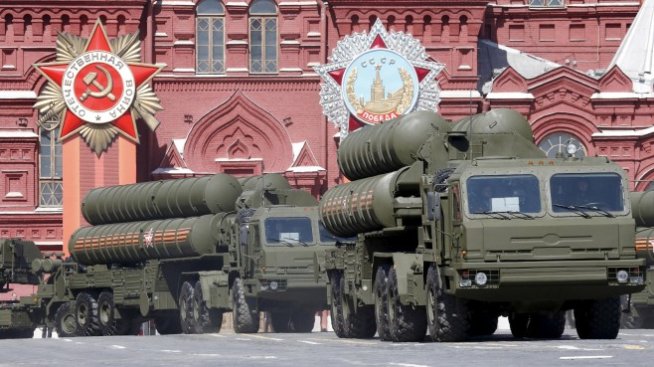 Турция и Русия финализираха сделката за покупка на ракетните системи С-400