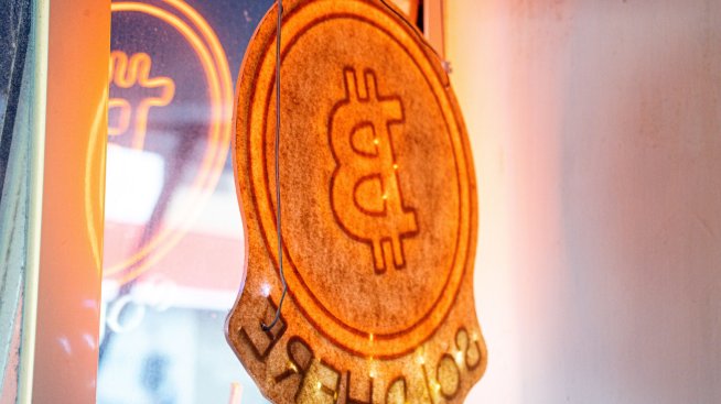 &bdquo;Дупката Alameda&ldquo; продължава да носи волатилност на биткойна въпреки ETF-ите