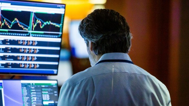 Сянката на мечия пазар продължава да помрачава Wall Street