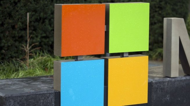 Инвеститори в Microsoft настояват за по-голяма данъчна прозрачност на компанията