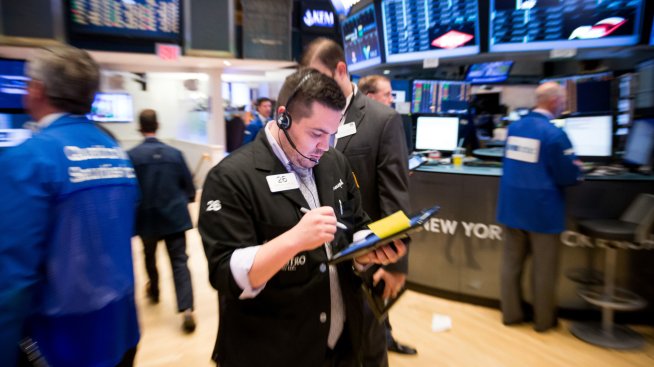 Коментарите на Пауъл продължават да помрачават Wall Street и през новата седмица*