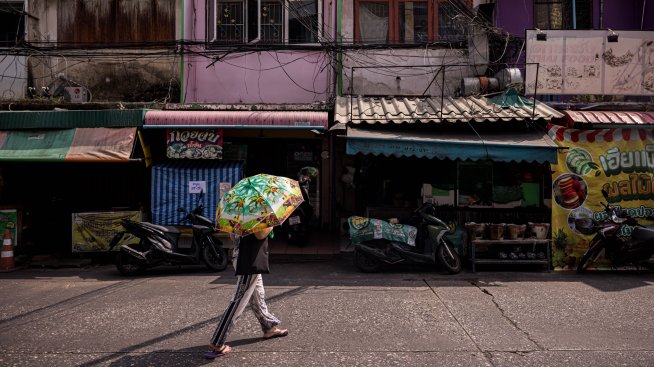 Страни от Азия затварят училища и ограничават електроенергията заради горещините