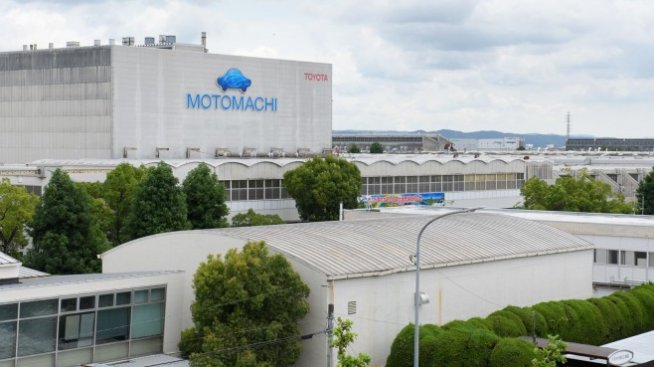 Toyota свива производството в 11 свои фабрики в Япония заради земетресението