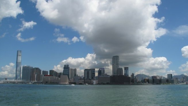 Най-свободната икономика в света намалява ниските си данъци още повече