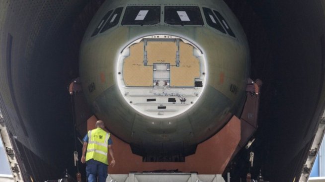 Airbus спира изтичането на кеш въпреки загубата през тримесечието