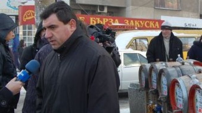 За месец са иззети 2 тона нелегално продавани вино и ракия