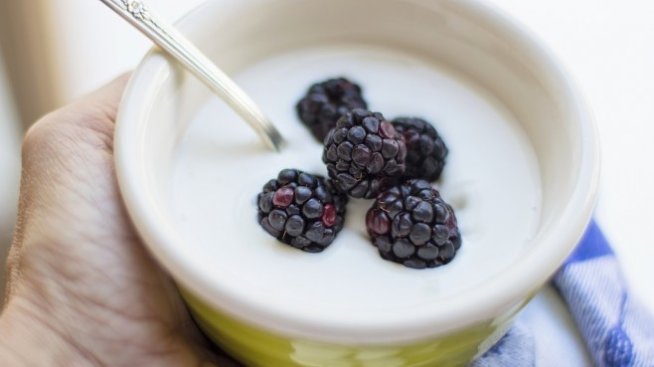 КЗК глоби пет компании за нарушения с опаковките на кисело мляко