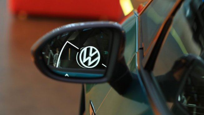 VW Golf ще запази европейската си корона въпреки слабите продажби през есента