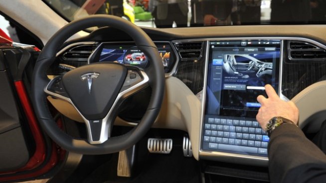 Пионерът на електроавтомобилите Tesla Motors излезе на печалба