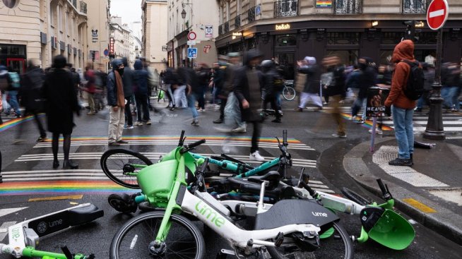 Законът за пенсионната реформа във Франция влезе в сила