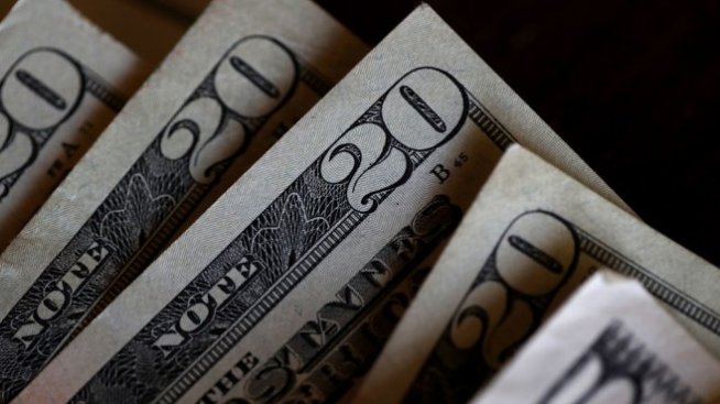 Доларът ще запази господството си на хаотичния валутен пазар