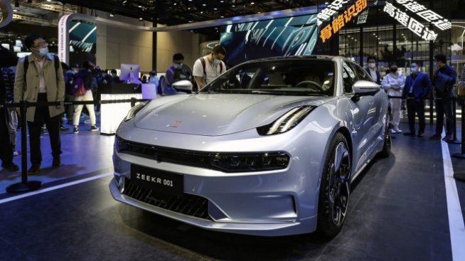 Geely очаква проблемите с доставките да свият рентабилността ѝ през 2022 г.