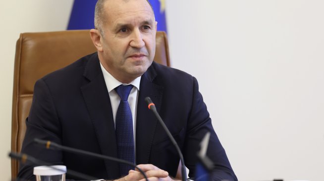 В разговор с Тръмп Радев е поискал отпадане на визите за САЩ за българи