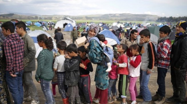 Бежанската криза подкопава солидарността в Европа, твърди експерт