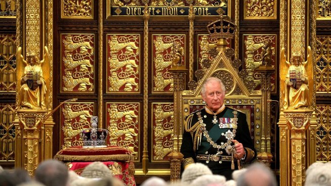 Чарлз ІІІ - монархът, който изчака 70 години, за да седне на трона