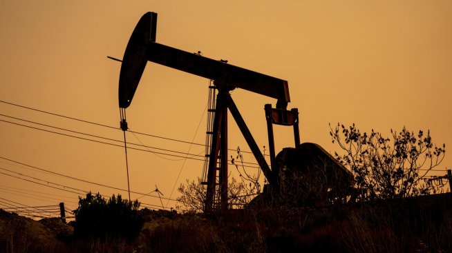 Цените на петрола не намират единна посока*