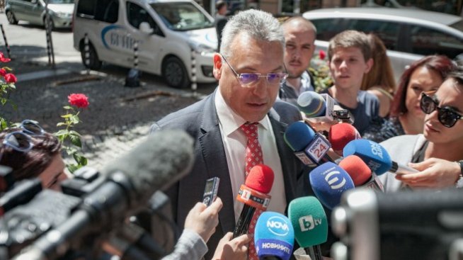 Националният съвет на БСП освободи от Изпълнителното бюро на партията Валери Жаблянов