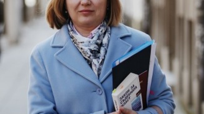 Йорданова: Няма война с прокуратурата, настояваме за отговорност на Гешев