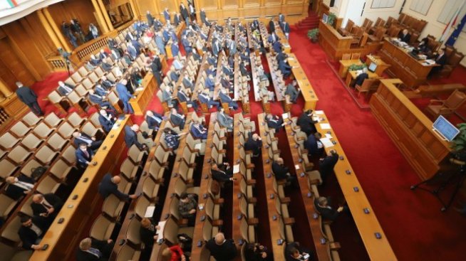 Управляващи и опозиция не могат да се разберат за кризисните мерки