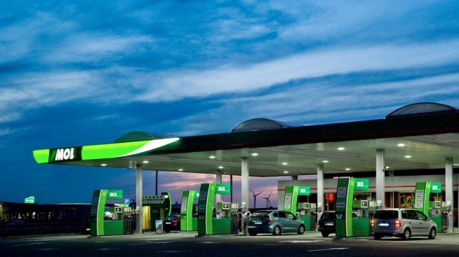 Унгарската MOL няма да може да внася горива от собствената си рафинерия в Словакия