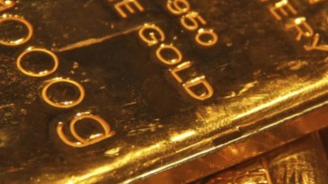 Годишното рали на златото продължава с поевтиняването на долара