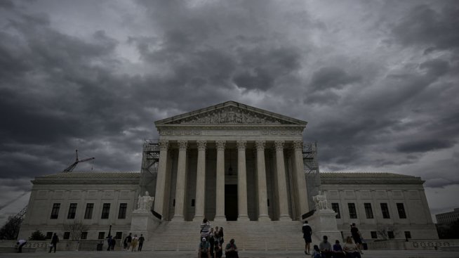 Върховният съд на САЩ се превърна от рефер в играч