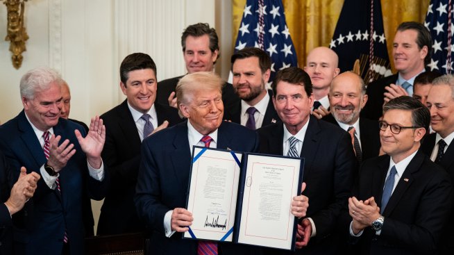 Тръмп подписа закона за стейбълкойните, давайки потенциален тласък на пазара