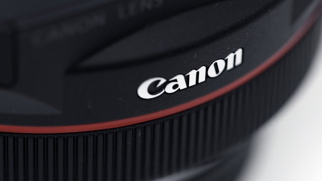 Canon навлиза в бизнеса с машини за производство на най-модерни чипове