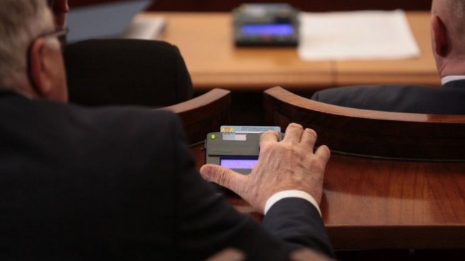 Депутатите отложиха приемането на по-ниските партийни субсидии