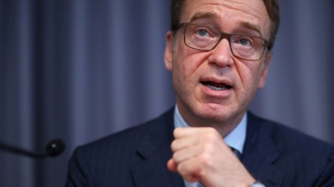 Макрон се присмя на „закъснялата“ подкрепа на Вайдман за програмата на ЕЦБ