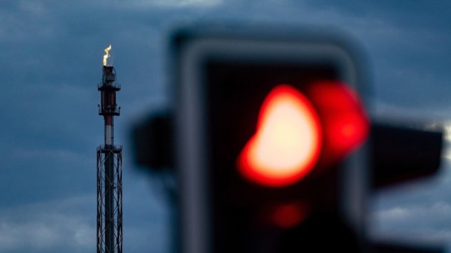 Цената на петрола се насочва към поредното седмично понижение*