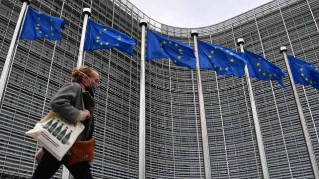 ЕК привиква руския посланик заради санкциите на 8 европейски представители