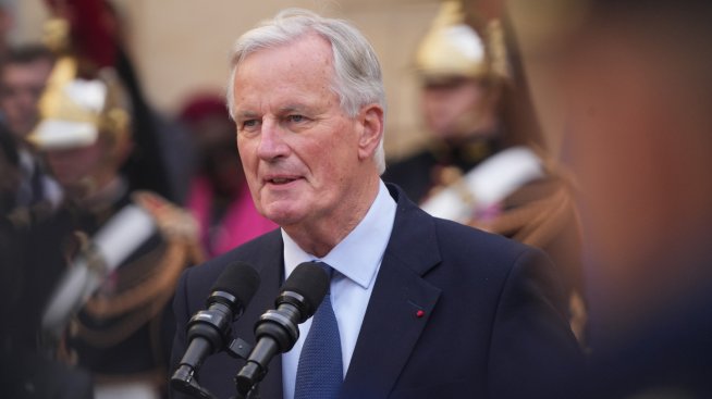 Богати французи обмислят да напуснат страната заради по-високите данъци