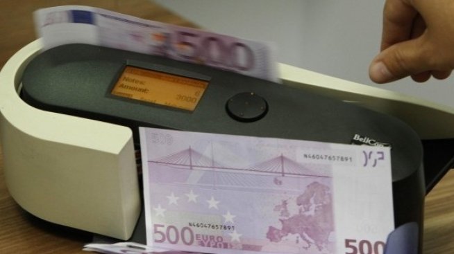 Ева Майдел: Банките да намерят иновативни решения, не да въвеждат нови такси