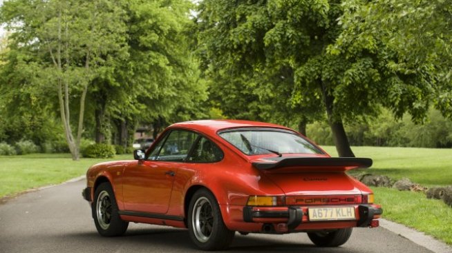 Porsche 911 на Джеймс Мей отива на търг
