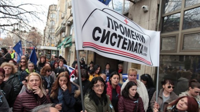 Медицинските сестри възобновяват протестите си