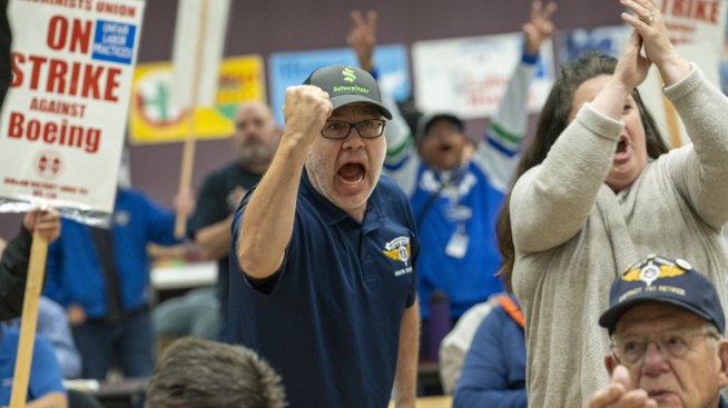 Работници на Boeing започват стачка, след като 96% от тях я подкрепиха