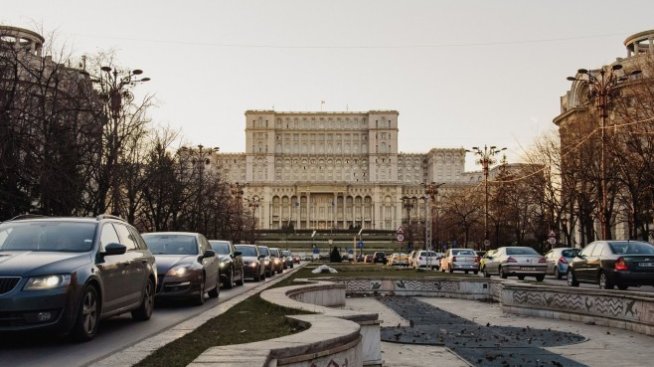 Политическата криза в Румъния: Какви са дилемите пред управляващите и опозицията