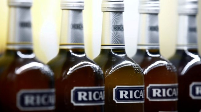 Pernod увеличава запасите в опит да избегне главоболия след Brexit
