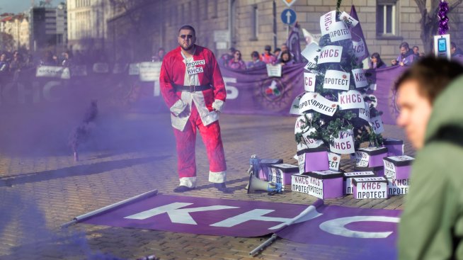 С протестна акция КНСБ настоява за по-високи доходи