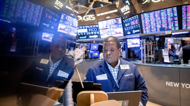 Настроенията на Wall Street се подобряват въпреки атаките на Тръмп срещу Пауъл*