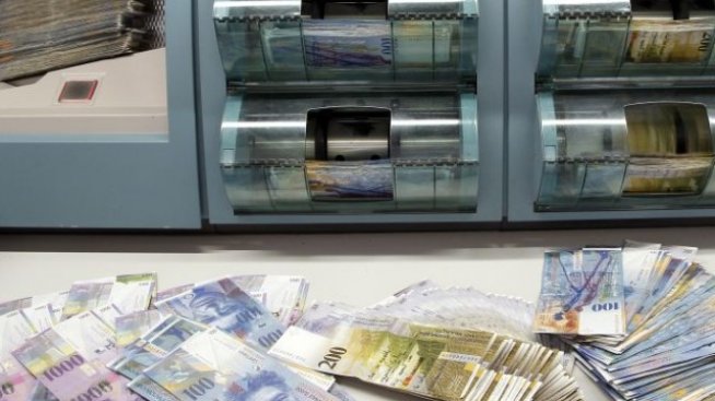 Румънското правителство оспорва закона за конвертиране на заеми в швейцарски франкове