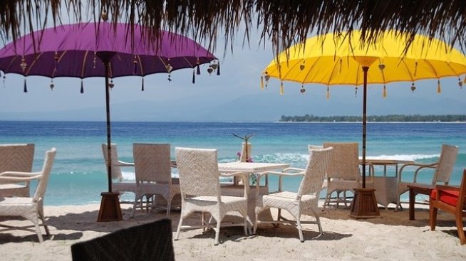 Ангелкова е против пълното премахване на преместваеми обекти от плажовете