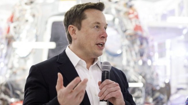 SpaceX се сблъсква с последна пречка преди първия си полет с астронавти